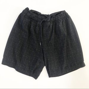 Men’s Size M Lululemon Black/Dark Gray Shorts